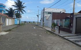 Casa pé na areia (50 mestros da praia)